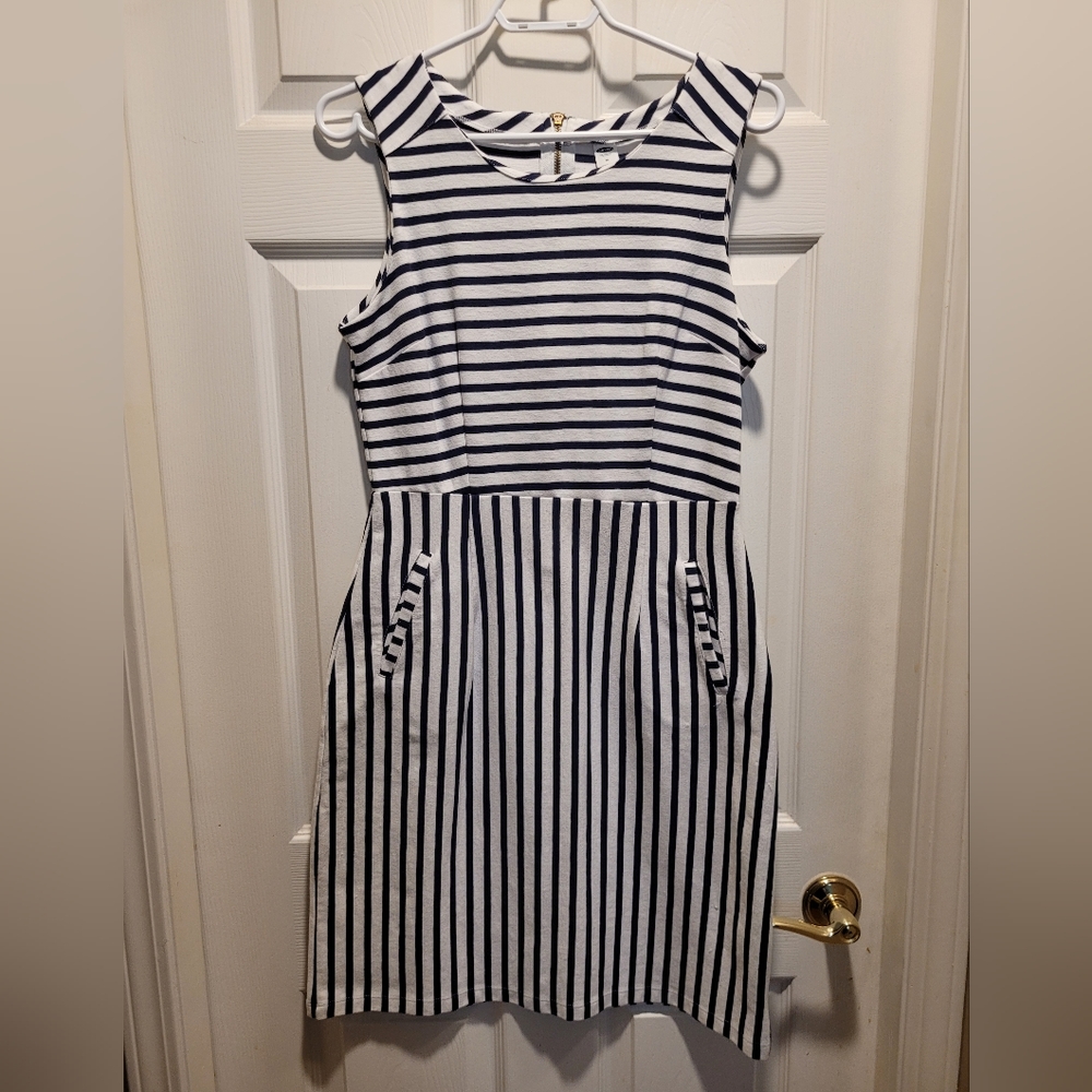 Nautical shift dress from Old Navy. White with navy blue stripes. Medium.